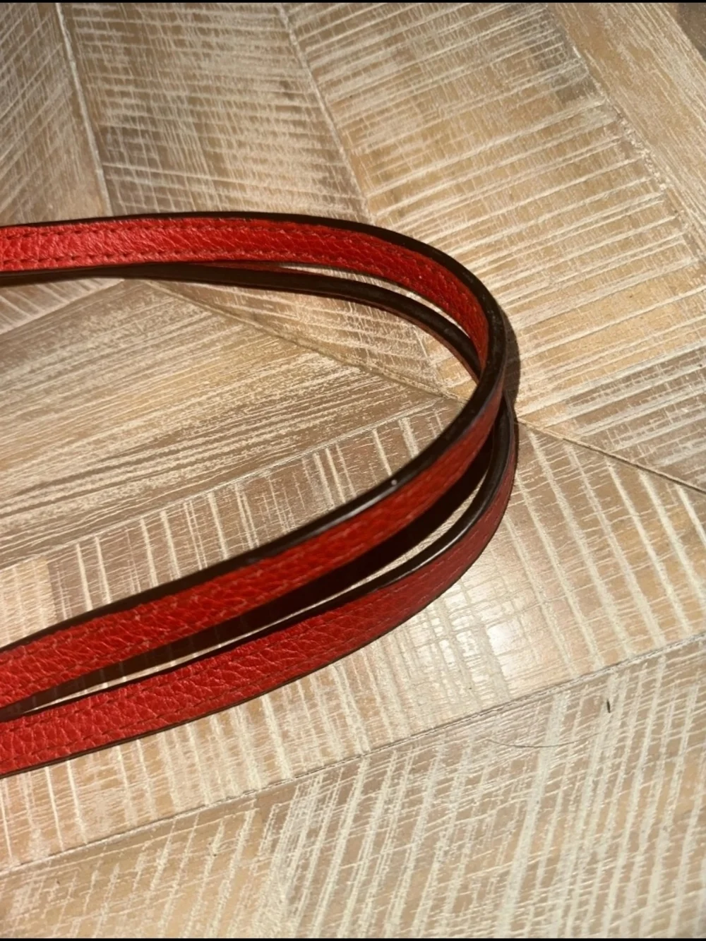 Authenticated Gucci Red Leather Large Swing Tote - Picture 6 of 14